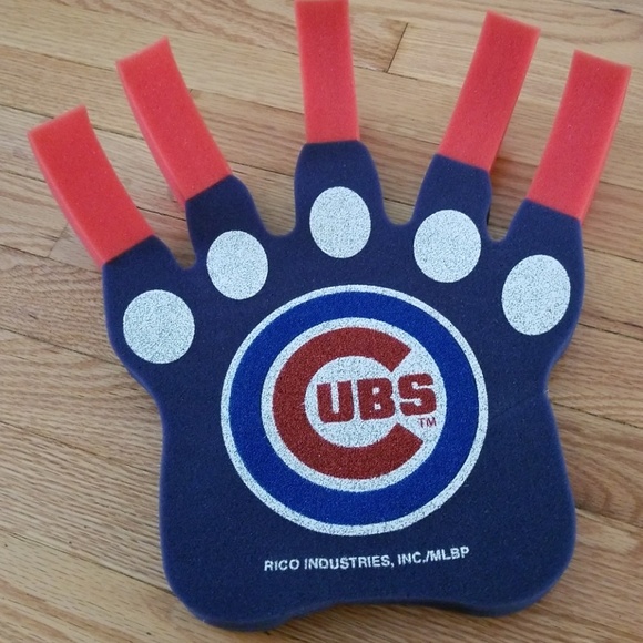 Cubs foam finger - Picture 1 of 3